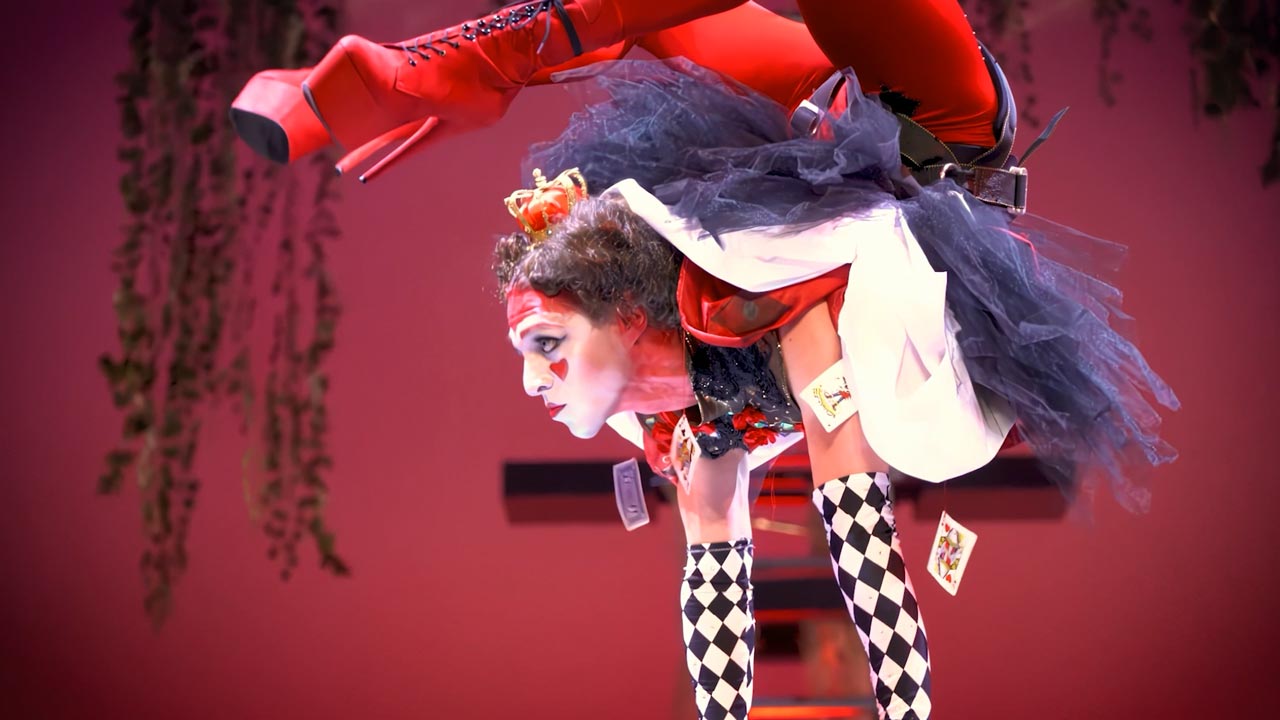 ALICE IN WONDERLAND - A CIRCUS ADVENTURE